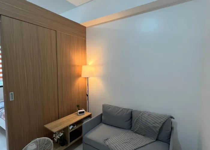 Calle Homes - 1br Unit With Balcony, Lush Residences * Manila
