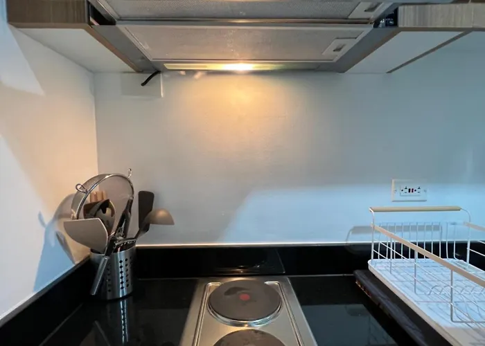 Calle Homes - 1br Unit With Balcony, Lush Residences * Manila