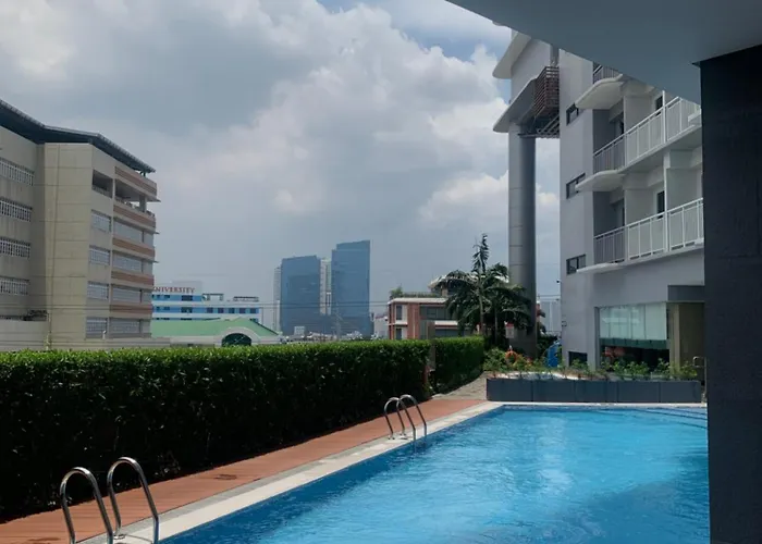 Calle Homes - 1br Unit With Balcony, Lush Residences *