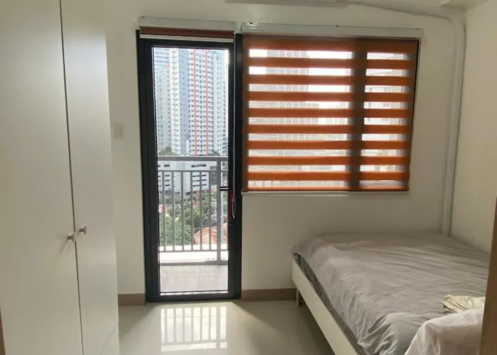 Calle Homes - 1br Unit With Balcony, Lush Residences Apartment *